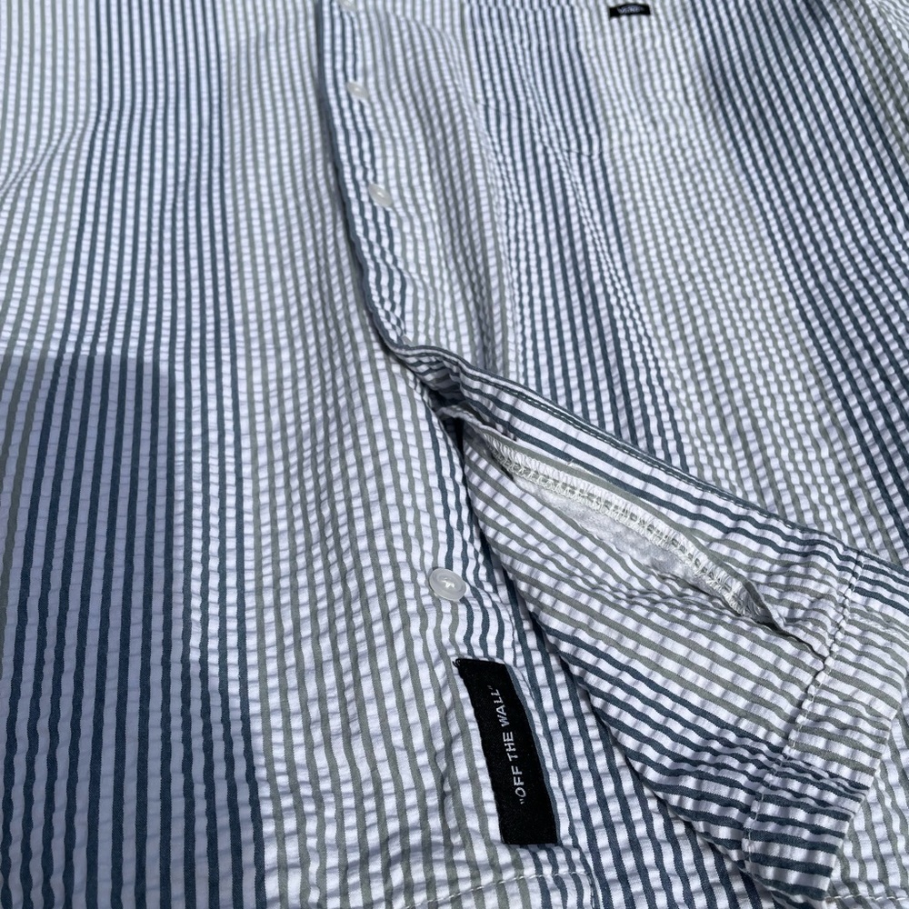 Vans Men's Blue off the wall Striped button Shirt Size medium loose fit Rare!! 🔥 - Picture 4 of 6